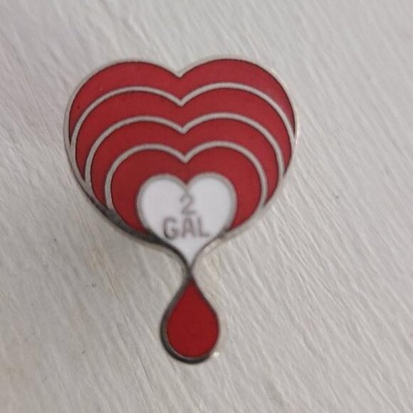 Blood Drive Two 2 Gallon Award Vintage Lapel Pin Tie Tack - Bleeding Heart Badge - Picture 2 of 4
